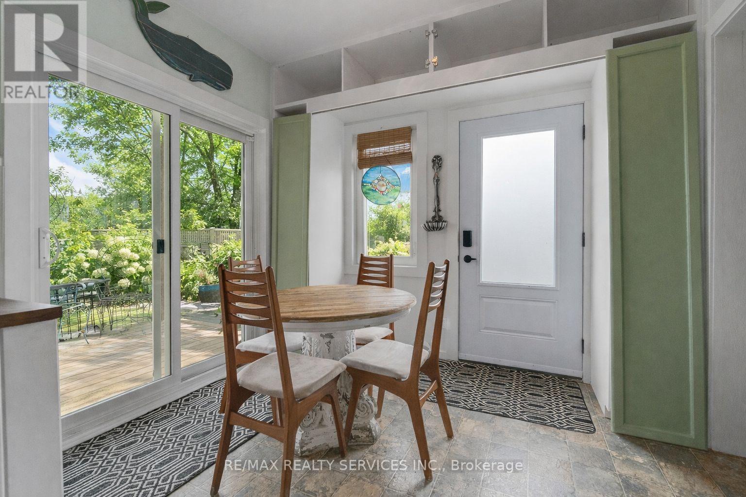 939 Beach Boulevard, Hamilton, Ontario  L8H 6Z7 - Photo 10 - X12833952