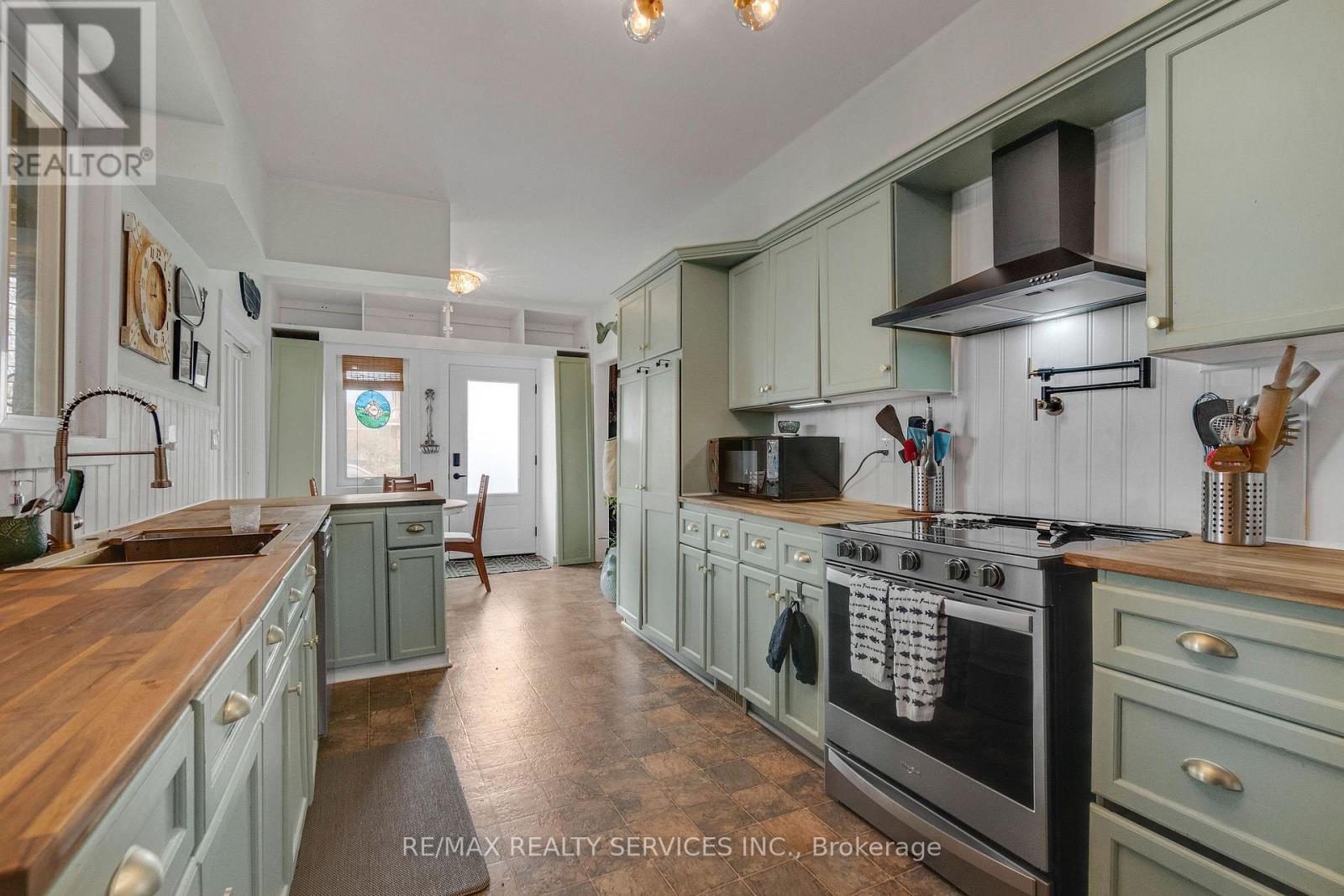 939 Beach Boulevard, Hamilton, Ontario  L8H 6Z7 - Photo 9 - X12833952