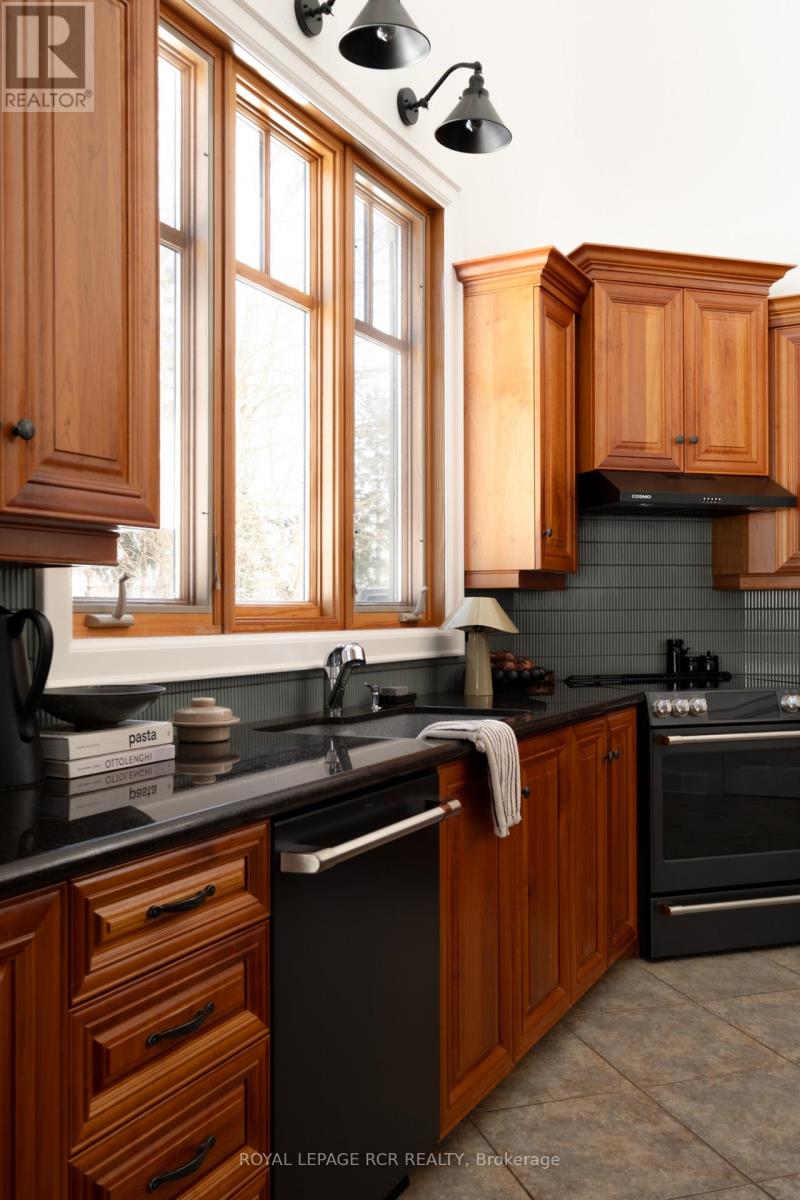 31 Mcnab Street W, Centre Wellington, Ontario  N0B 1S0 - Photo 12 - X12833980