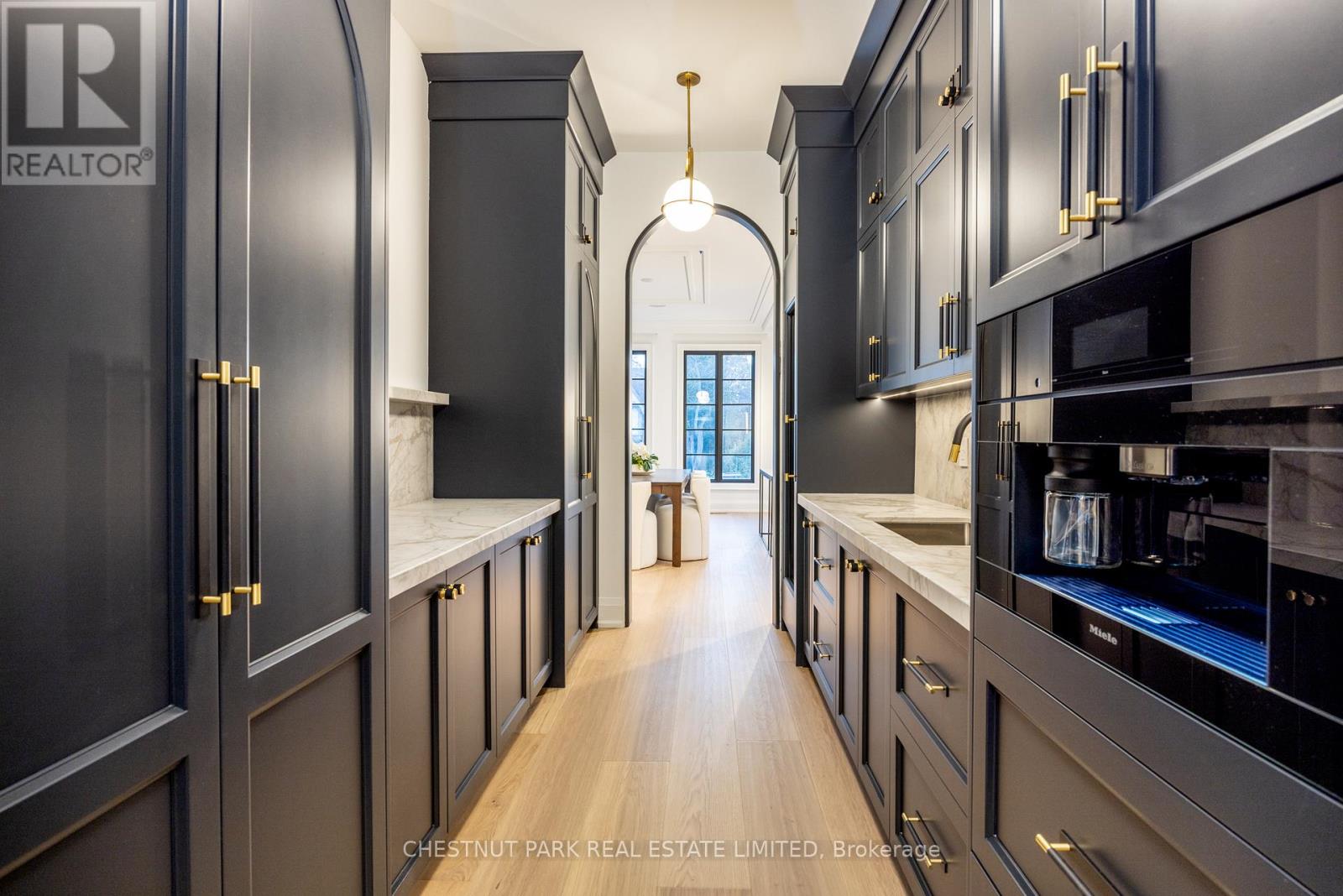 36 Ava Road, Toronto, Ontario  M5P 1Y4 - Photo 11 - C12566170