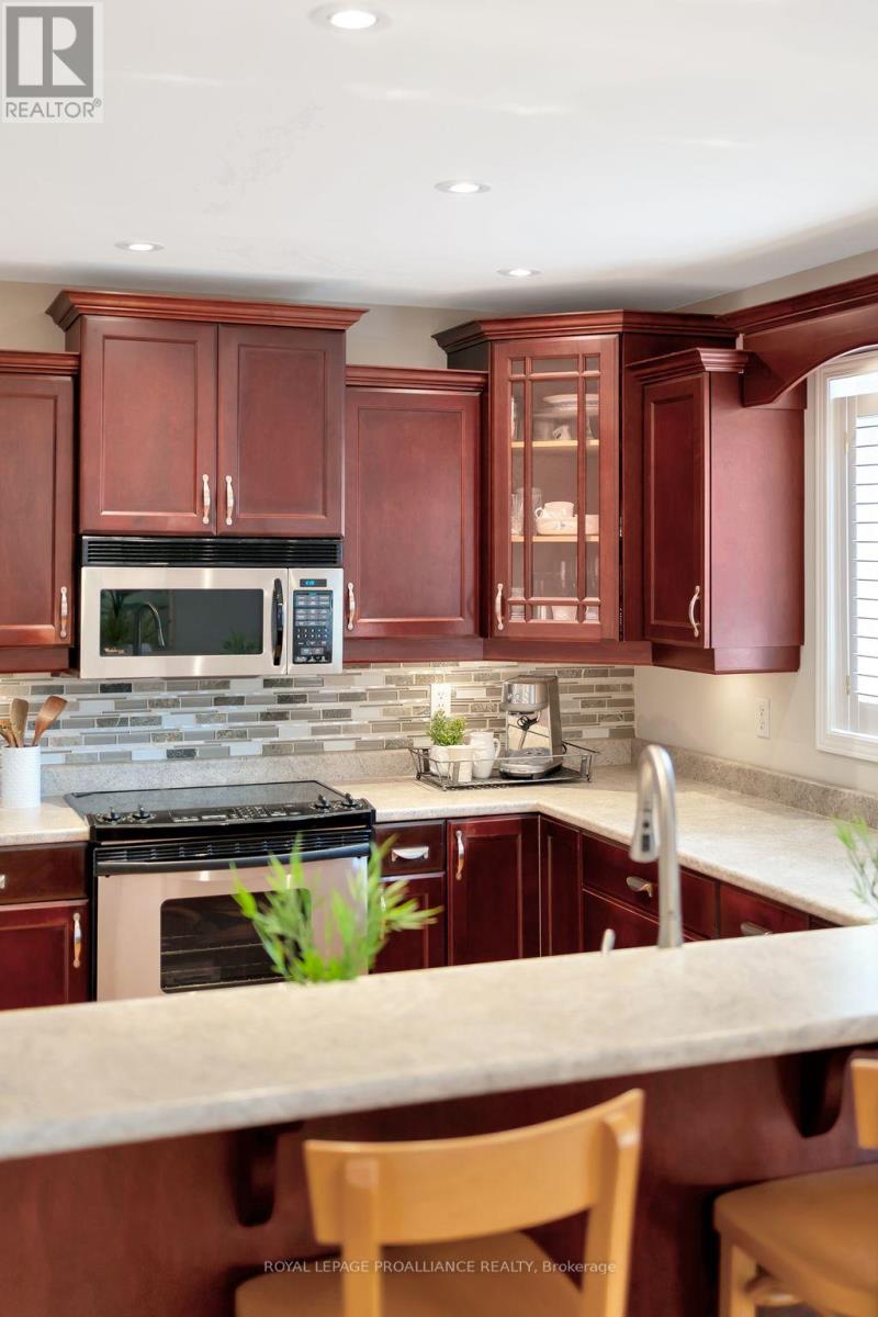 8 Linden Lane, Belleville, Ontario  K8N 5W9 - Photo 23 - X12503154