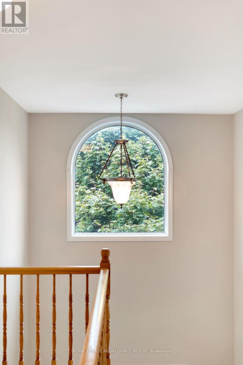 8 Linden Lane, Belleville, Ontario  K8N 5W9 - Photo 8 - X12503154