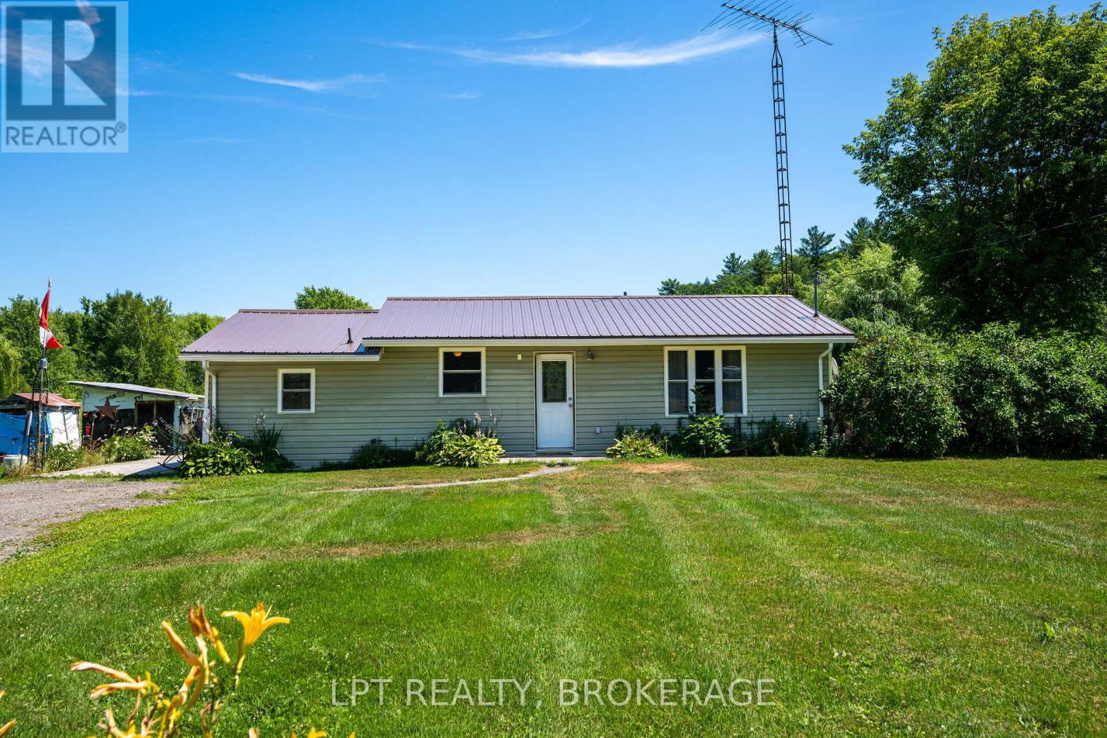 743 Highway 15, Rr#2 Highway, Rideau Lakes, Ontario  K0E 1N0 - Photo 2 - X12438097