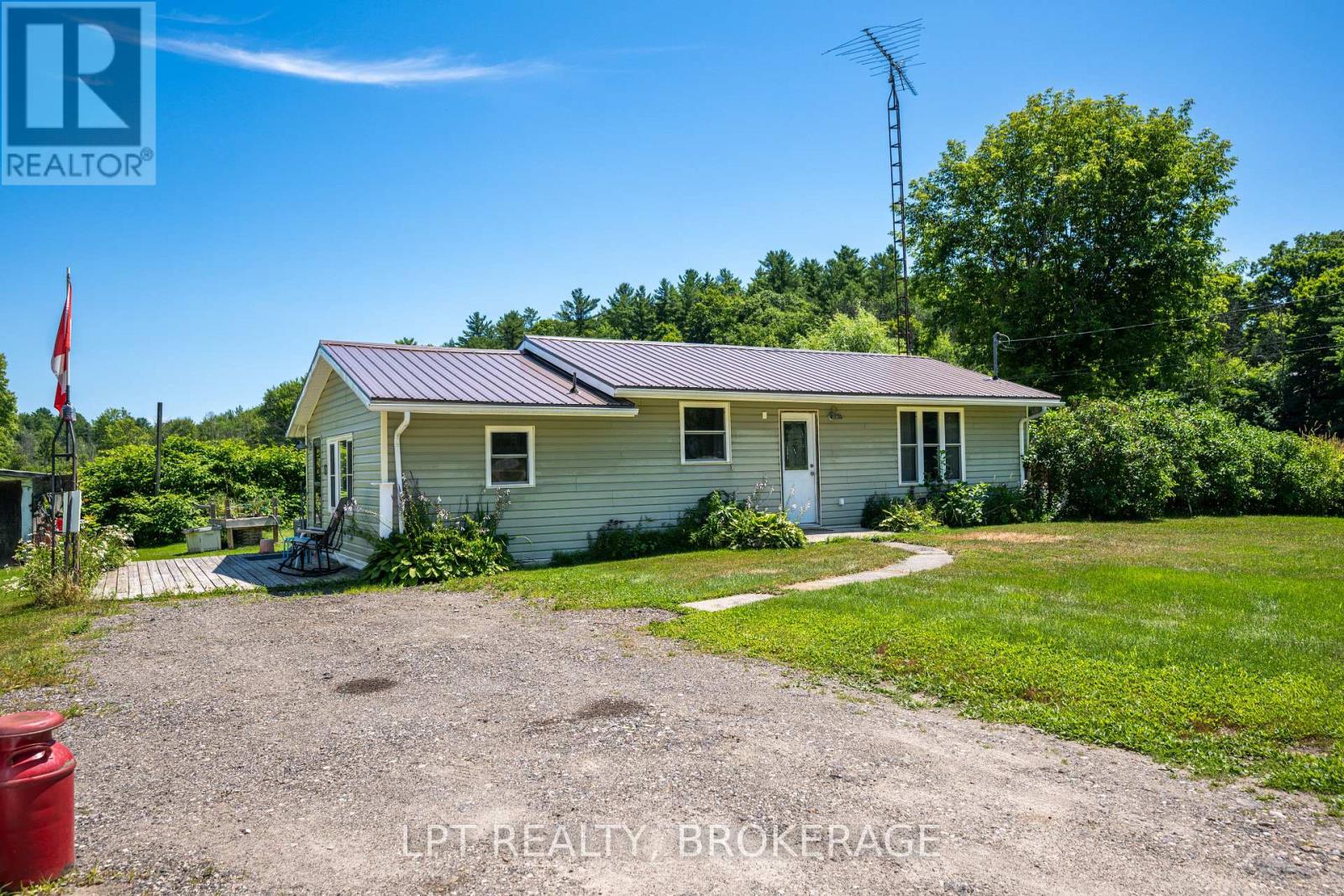 743 Highway 15, Rr#2 Highway, Rideau Lakes, Ontario  K0E 1N0 - Photo 19 - X12438097