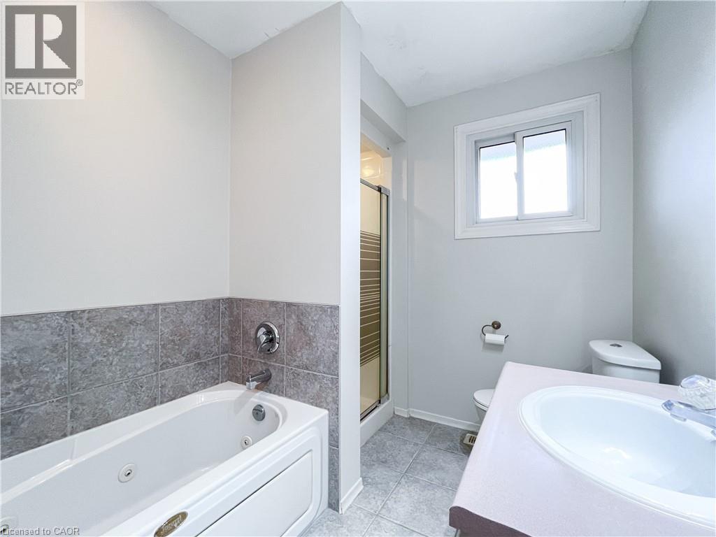 514 Fallingbrook Drive Unit# Upper, Waterloo, Ontario  N2L 4N3 - Photo 9 - 40808679