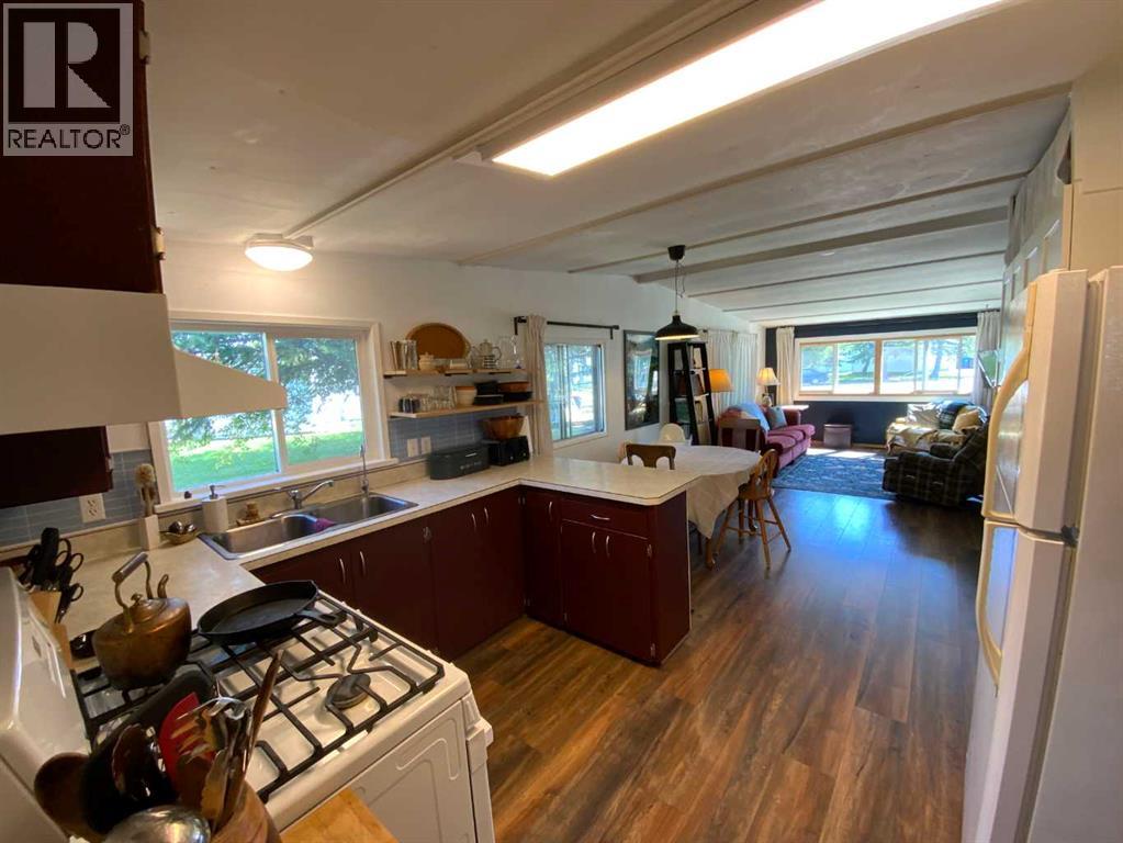 23 Mobile Drive Ne, Three Hills, Alberta  T0M 2A0 - Photo 5 - A2283832