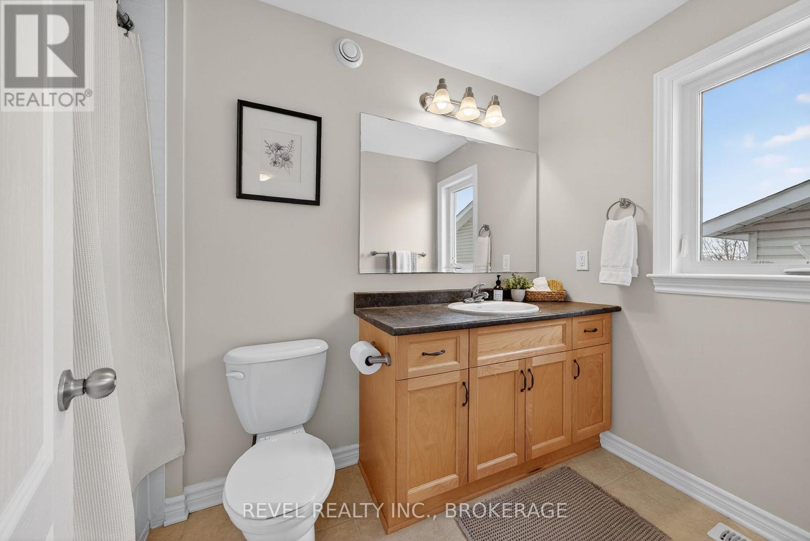 1015 Bluffwood Avenue, Kingston (Kingston East (Incl Barret Crt)), Ontario  K7K 7K6 - Photo 32 - X12834342