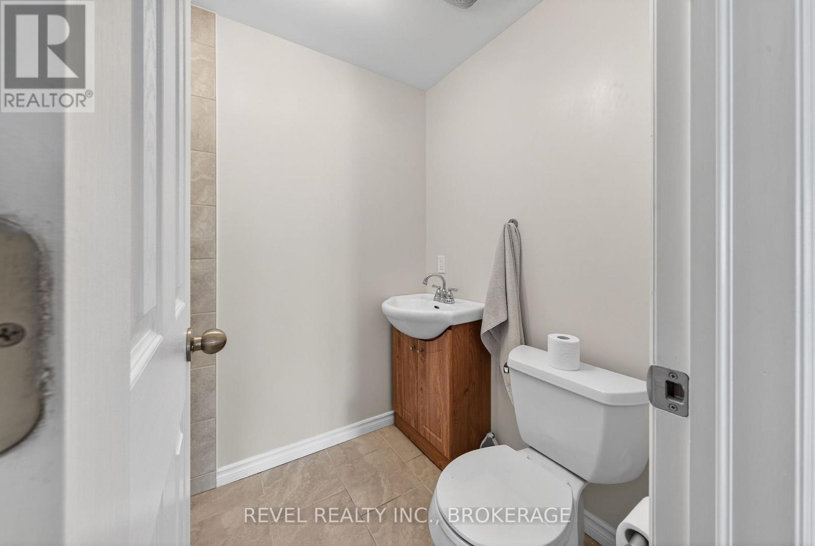 1015 Bluffwood Avenue, Kingston (Kingston East (Incl Barret Crt)), Ontario  K7K 7K6 - Photo 43 - X12834342