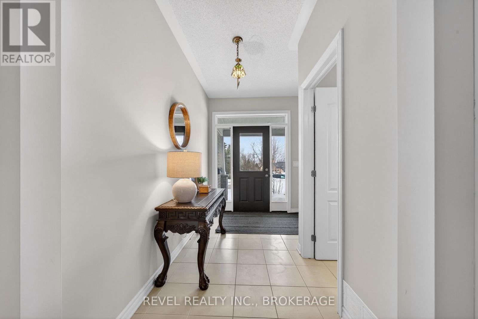 1015 Bluffwood Avenue, Kingston (Kingston East (Incl Barret Crt)), Ontario  K7K 7K6 - Photo 5 - X12834342