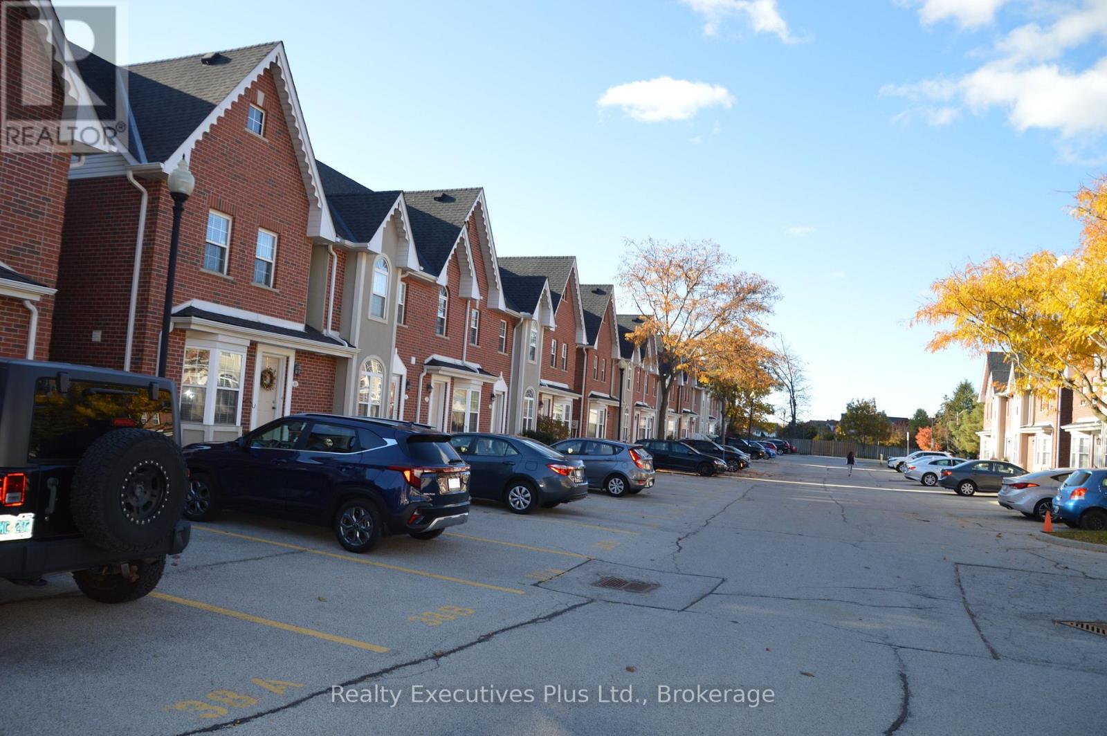 42 - 4200 Kilmer Drive W, Burlington, Ontario  L7M 4Y3 - Photo 3 - W12493672