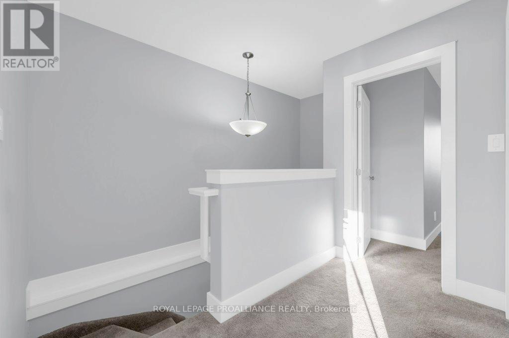 7 Brittany Lane, Quinte West (Frankford Ward), Ontario  K0K 2C0 - Photo 12 - X12834124