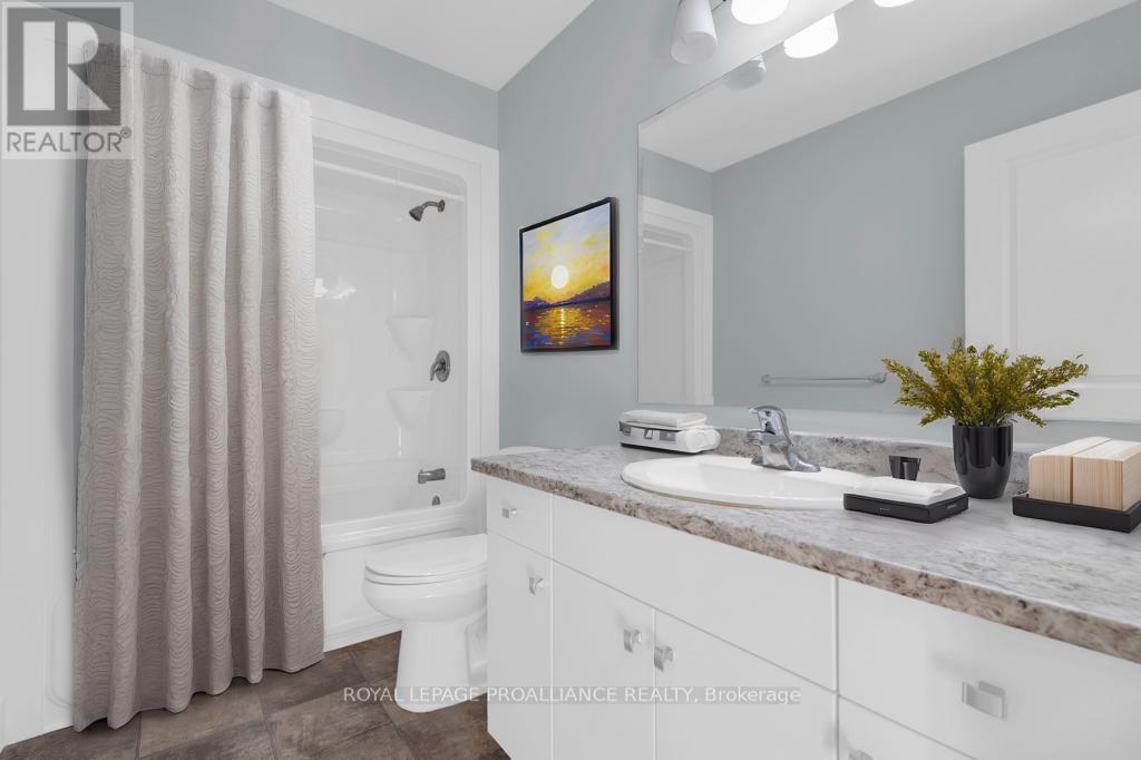 7 Brittany Lane, Quinte West (Frankford Ward), Ontario  K0K 2C0 - Photo 13 - X12834124