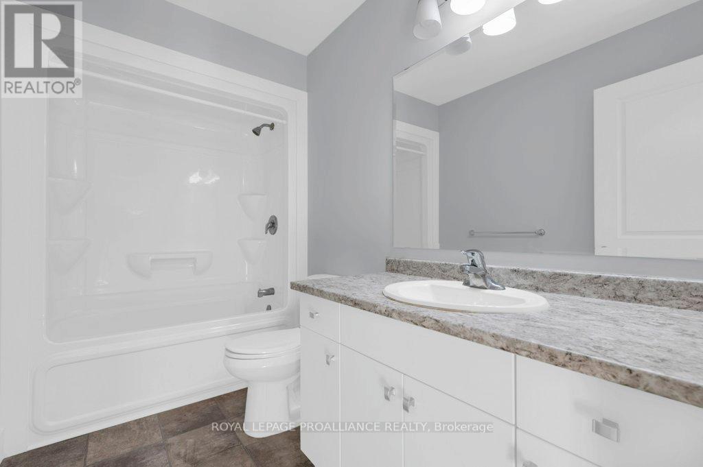 7 Brittany Lane, Quinte West (Frankford Ward), Ontario  K0K 2C0 - Photo 14 - X12834124