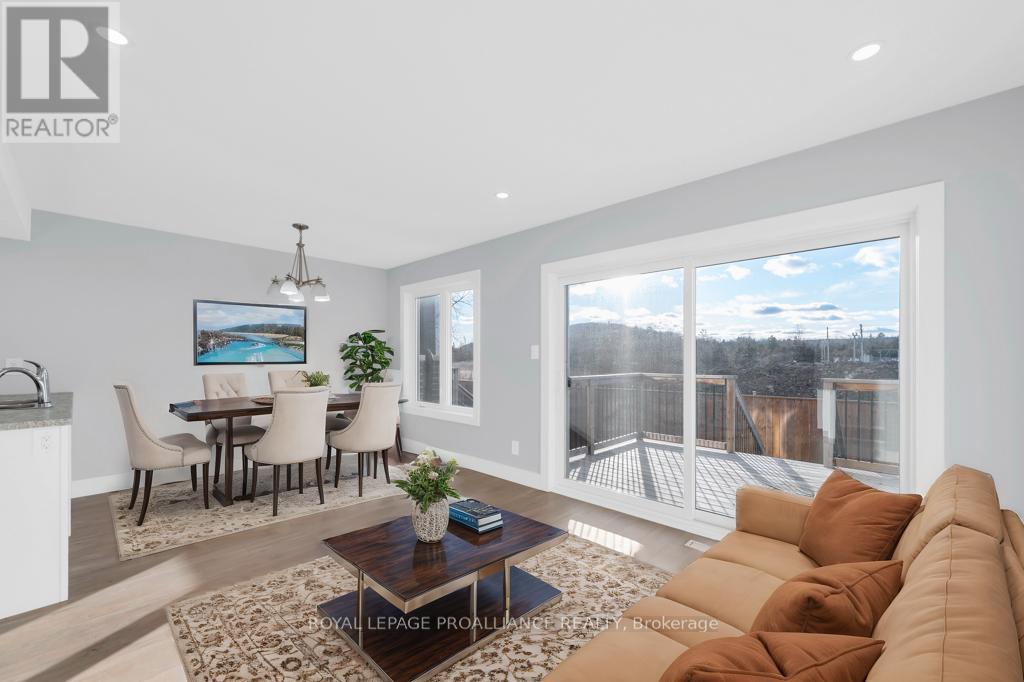 7 Brittany Lane, Quinte West (Frankford Ward), Ontario  K0K 2C0 - Photo 2 - X12834124