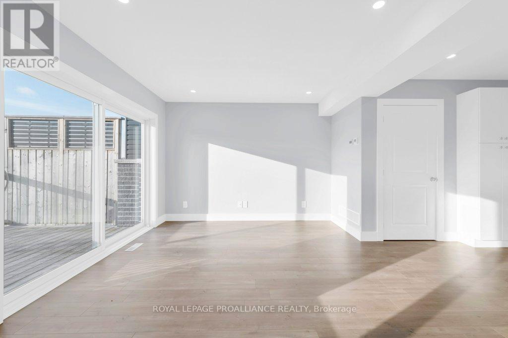 7 Brittany Lane, Quinte West (Frankford Ward), Ontario  K0K 2C0 - Photo 5 - X12834124