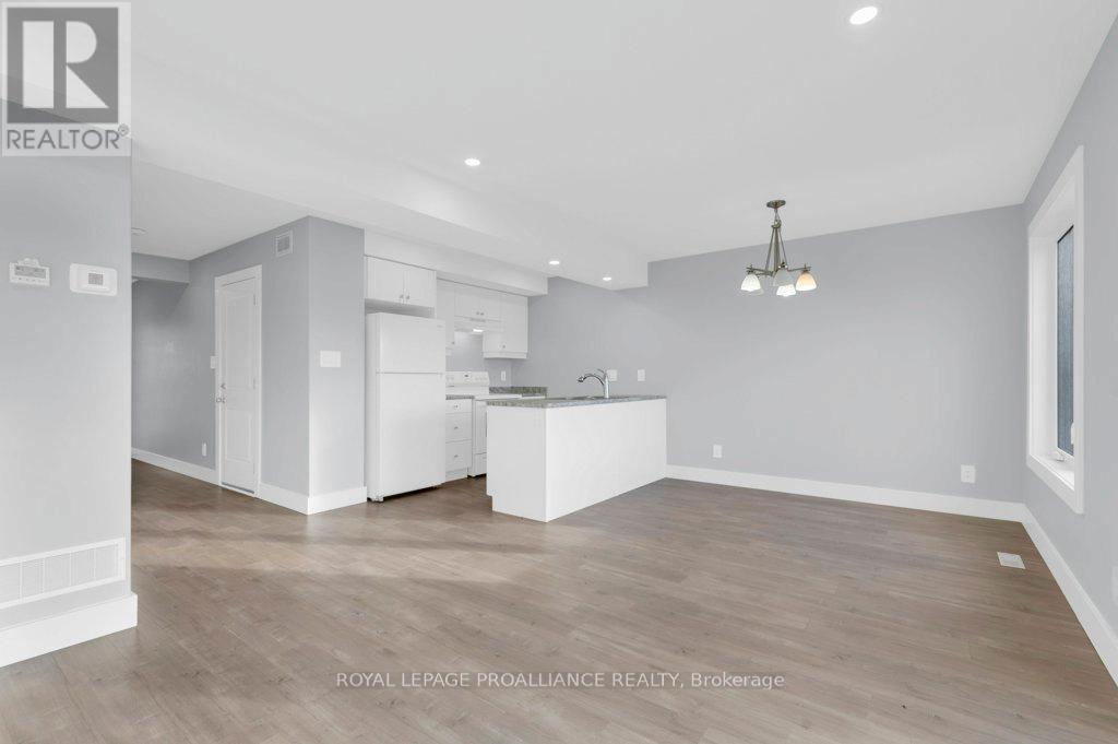 7 Brittany Lane, Quinte West (Frankford Ward), Ontario  K0K 2C0 - Photo 6 - X12834124