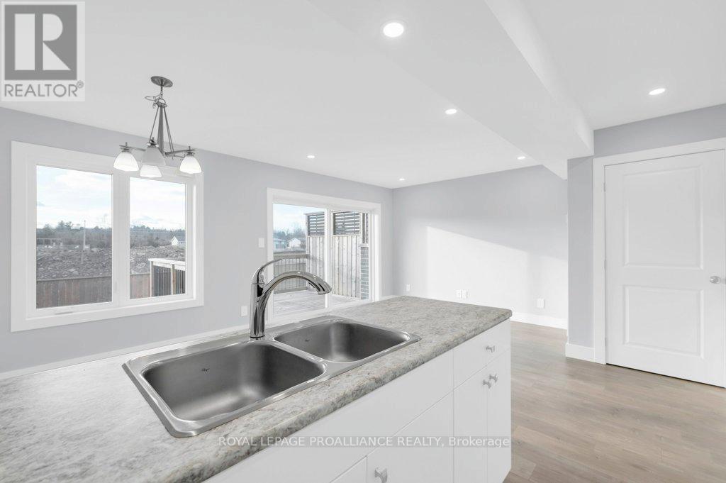 7 Brittany Lane, Quinte West (Frankford Ward), Ontario  K0K 2C0 - Photo 8 - X12834124