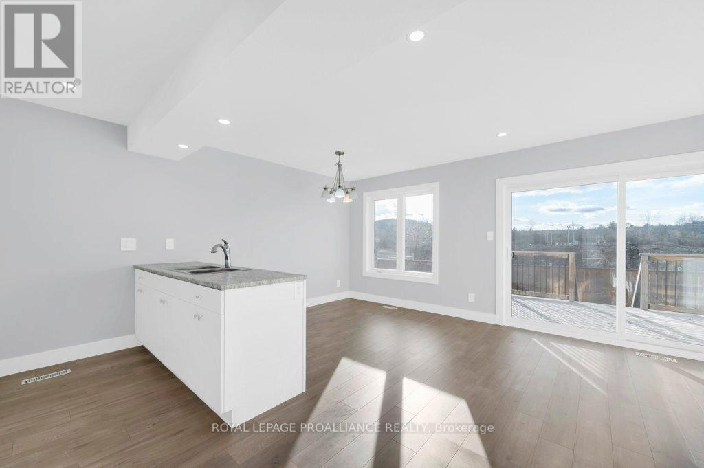 7 Brittany Lane, Quinte West (Frankford Ward), Ontario  K0K 2C0 - Photo 9 - X12834124