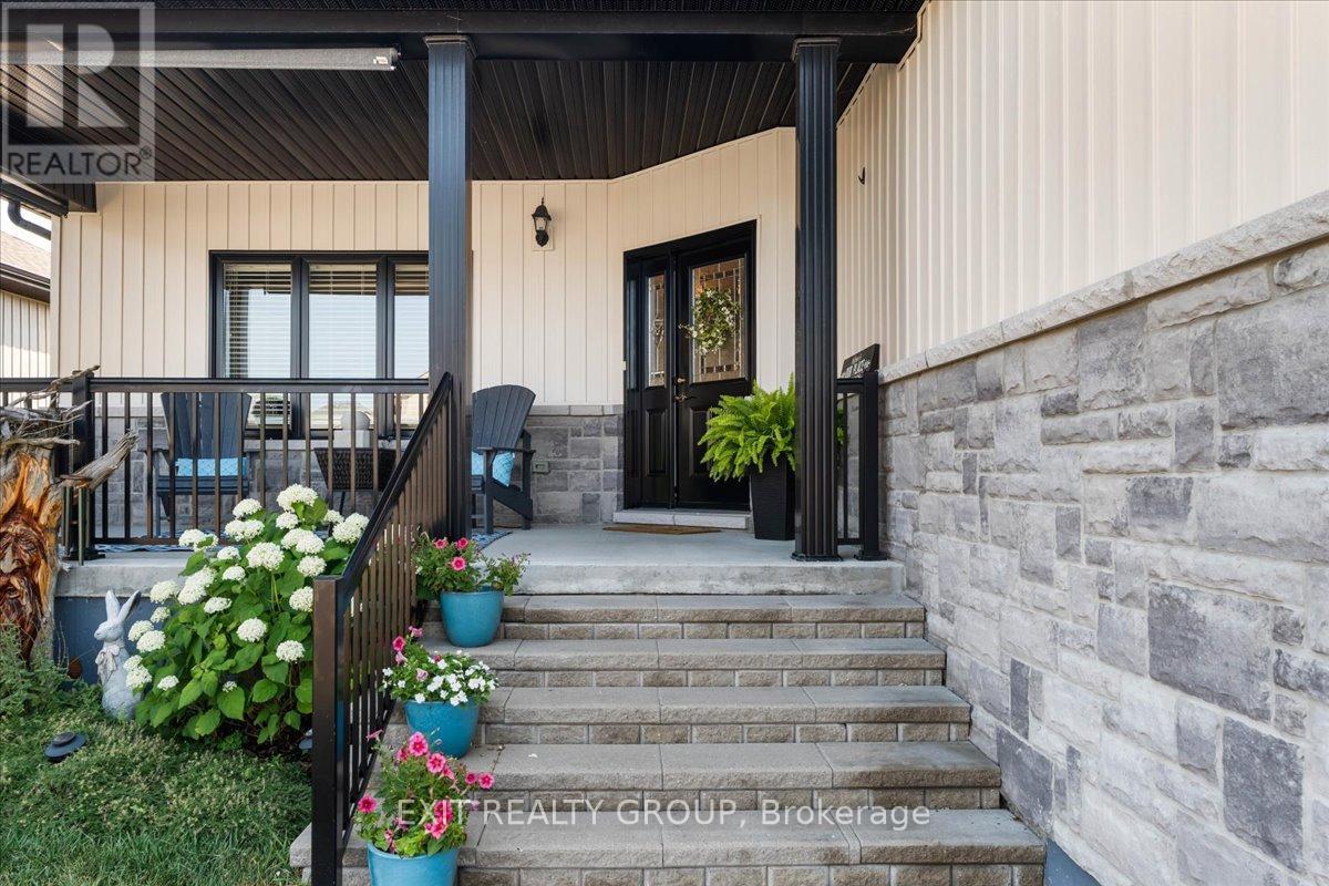 18 GILBERT CRESCENT, prince edward county (wellington ward), Ontario