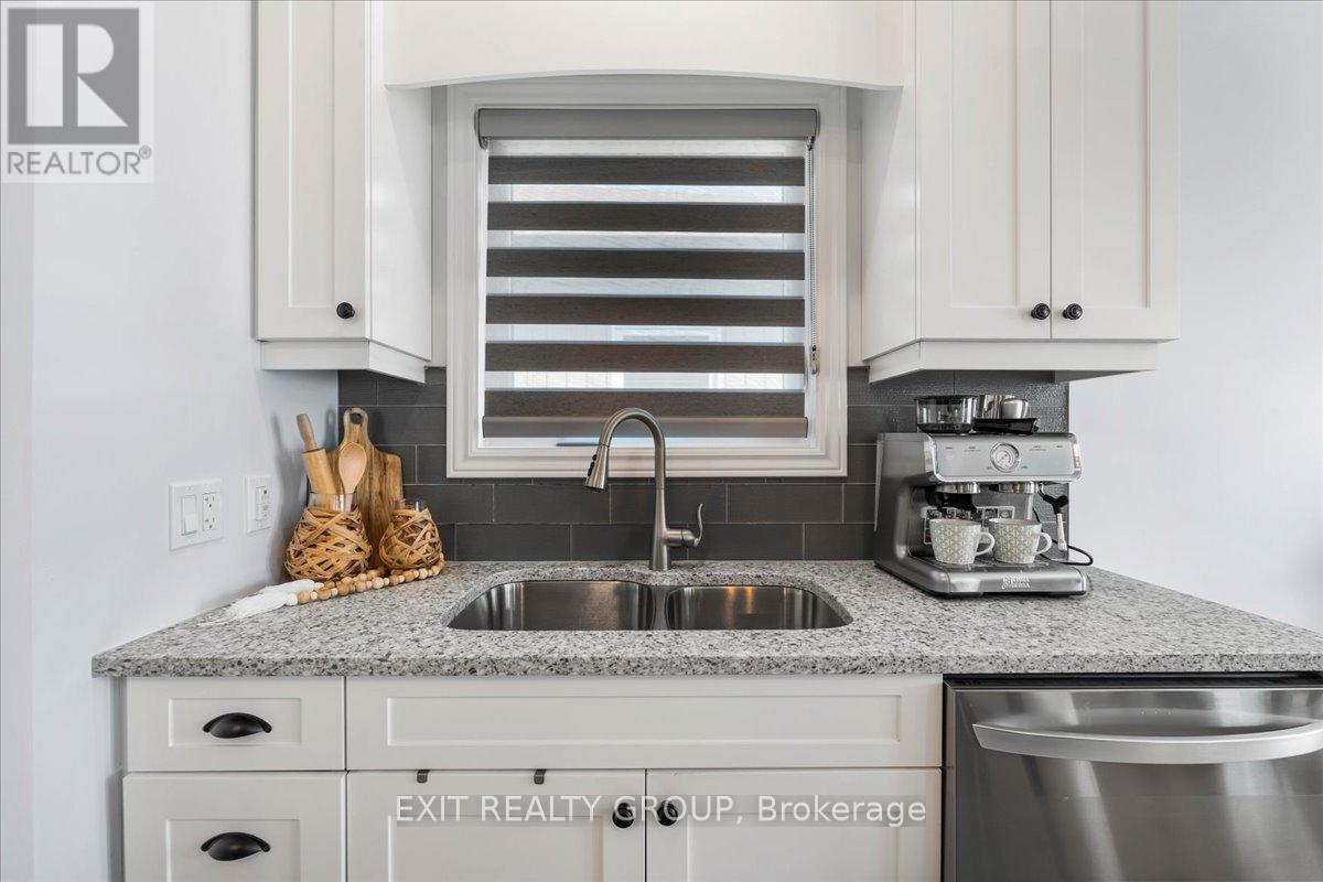 18 Gilbert Crescent, Prince Edward County (Wellington Ward), Ontario  K0K 3L0 - Photo 9 - X12834140