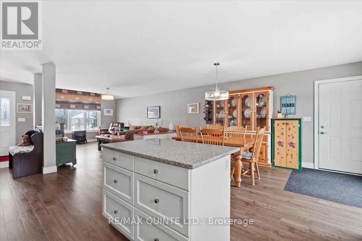 355 Mitchells Crossroad, Prince Edward County (North Marysburg Ward), Ontario  K0K 2T0 - Photo 14 - X12834248