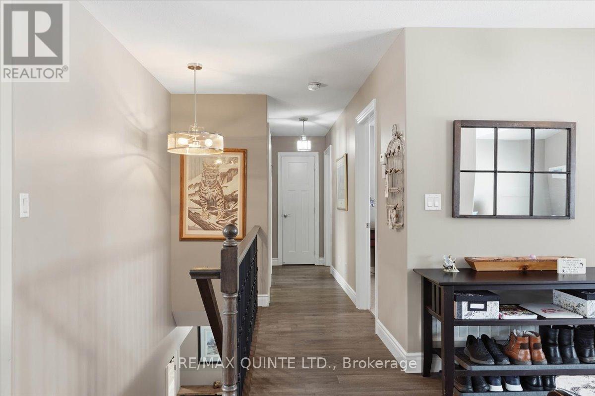 355 Mitchells Crossroad, Prince Edward County (North Marysburg Ward), Ontario  K0K 2T0 - Photo 21 - X12834248