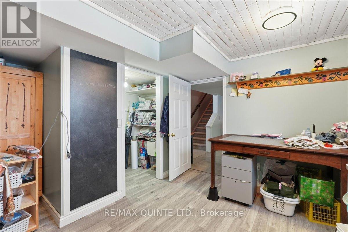 355 Mitchells Crossroad, Prince Edward County (North Marysburg Ward), Ontario  K0K 2T0 - Photo 28 - X12834248