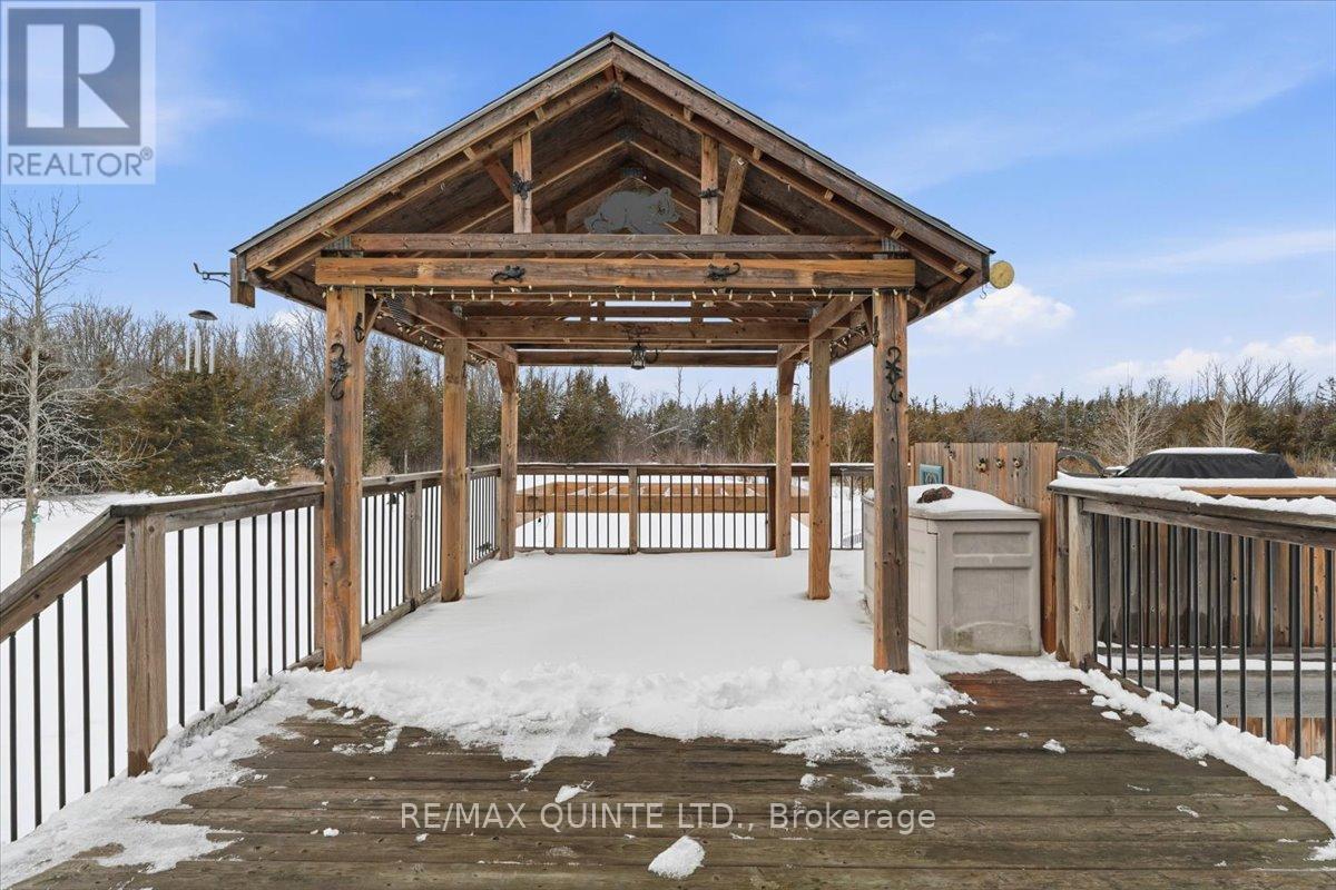 355 Mitchells Crossroad, Prince Edward County (North Marysburg Ward), Ontario  K0K 2T0 - Photo 31 - X12834248