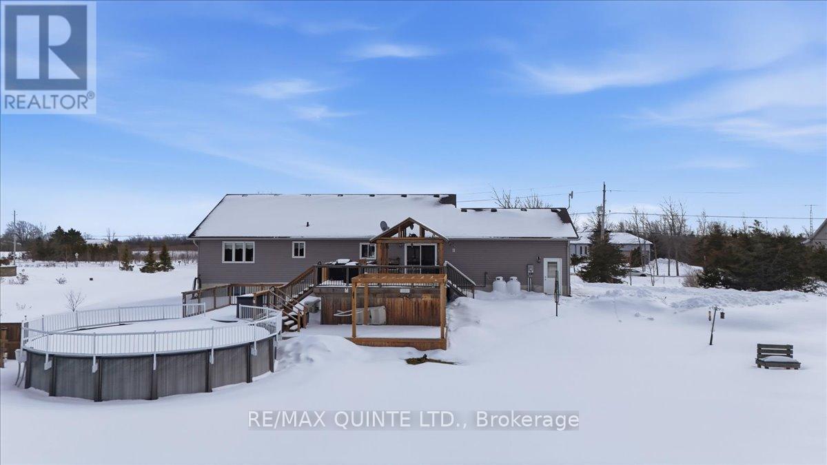 355 Mitchells Crossroad, Prince Edward County (North Marysburg Ward), Ontario  K0K 2T0 - Photo 39 - X12834248