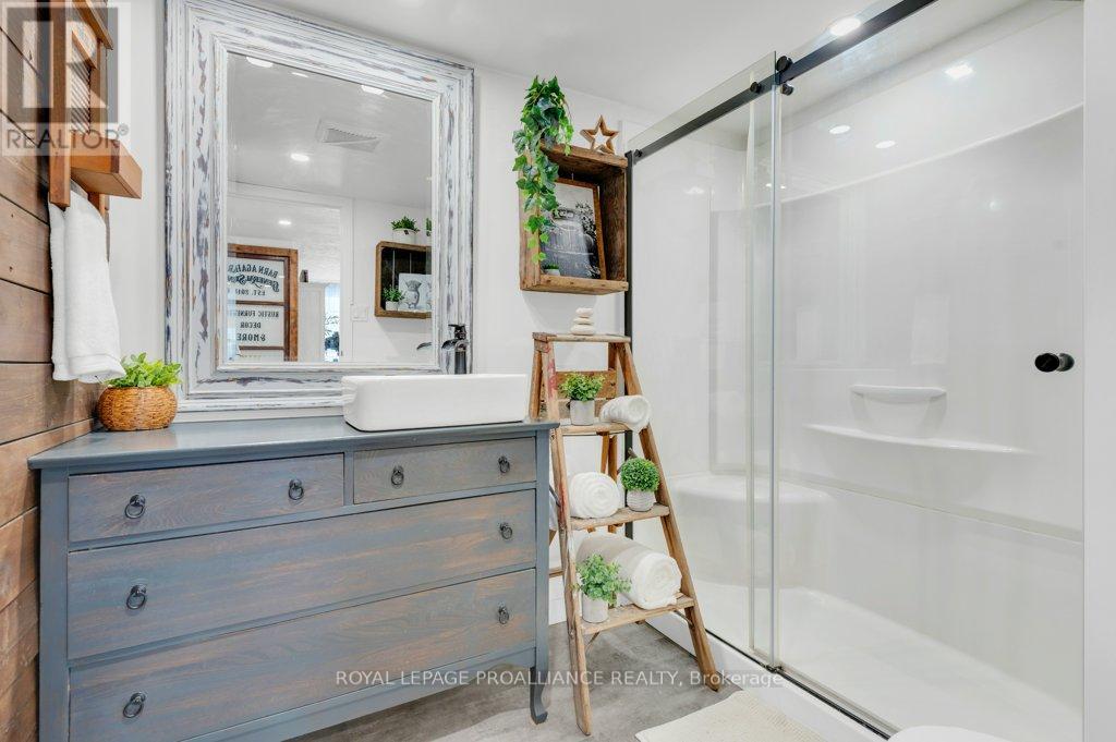 21569 Loyalist Parkway, Prince Edward County (Ameliasburg Ward), Ontario  K0K 1L0 - Photo 21 - X12834254