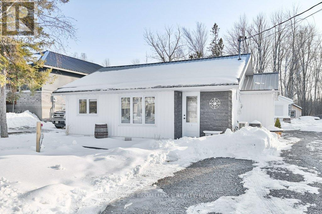 21569 Loyalist Parkway, Prince Edward County (Ameliasburg Ward), Ontario  K0K 1L0 - Photo 3 - X12834254