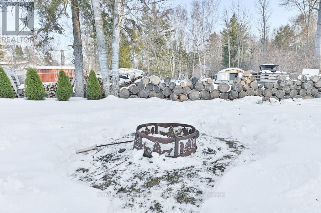 21569 Loyalist Parkway, Prince Edward County (Ameliasburg Ward), Ontario  K0K 1L0 - Photo 30 - X12834254