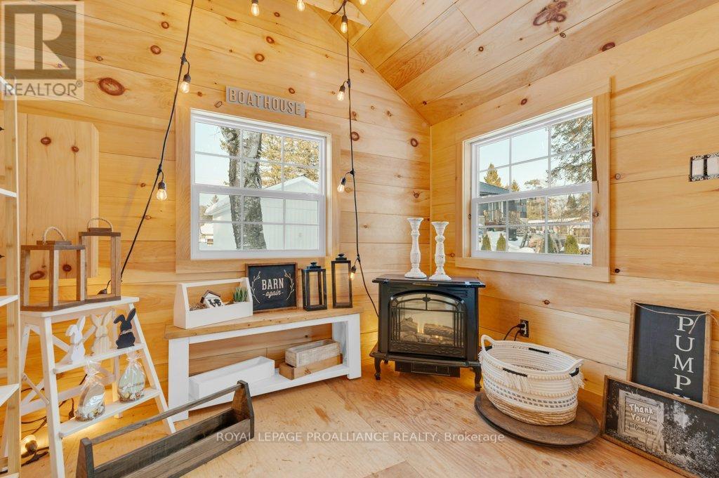 21569 Loyalist Parkway, Prince Edward County (Ameliasburg Ward), Ontario  K0K 1L0 - Photo 36 - X12834254