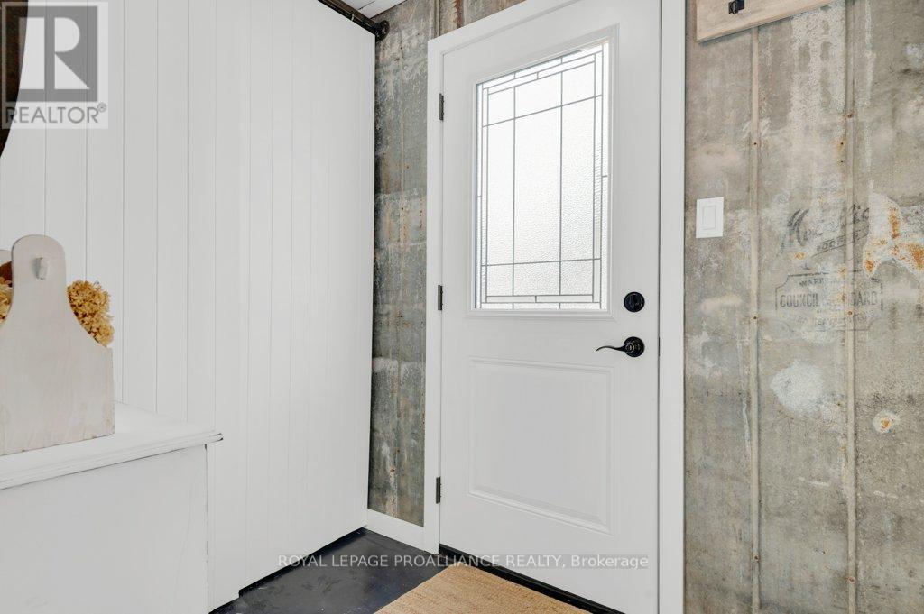 21569 Loyalist Parkway, Prince Edward County (Ameliasburg Ward), Ontario  K0K 1L0 - Photo 6 - X12834254