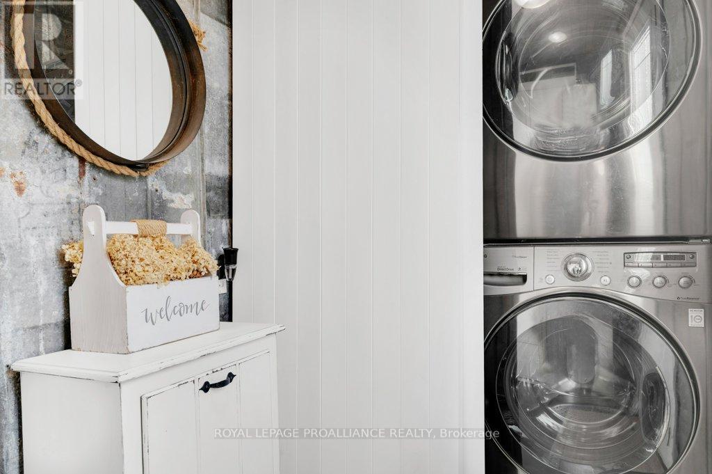 21569 Loyalist Parkway, Prince Edward County (Ameliasburg Ward), Ontario  K0K 1L0 - Photo 7 - X12834254