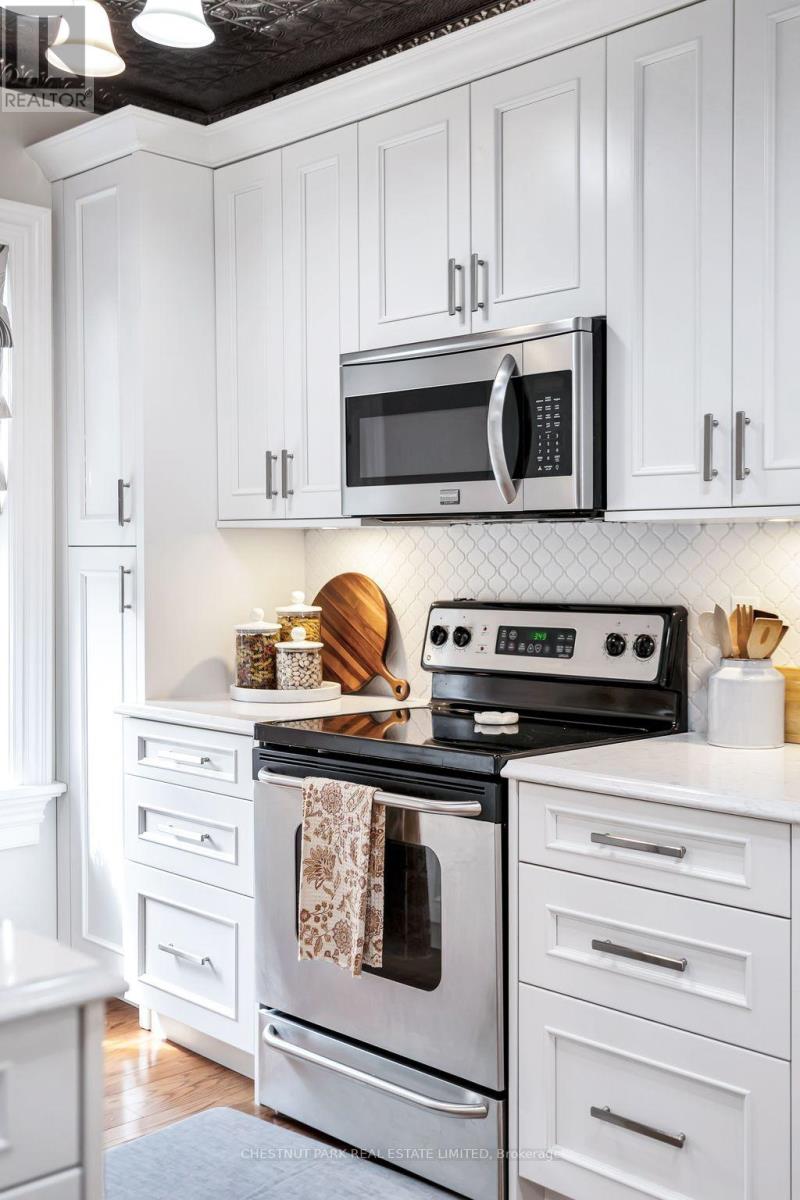 26 Centre Street, Prince Edward County (Picton Ward), Ontario  K0K 2T0 - Photo 23 - X12834368