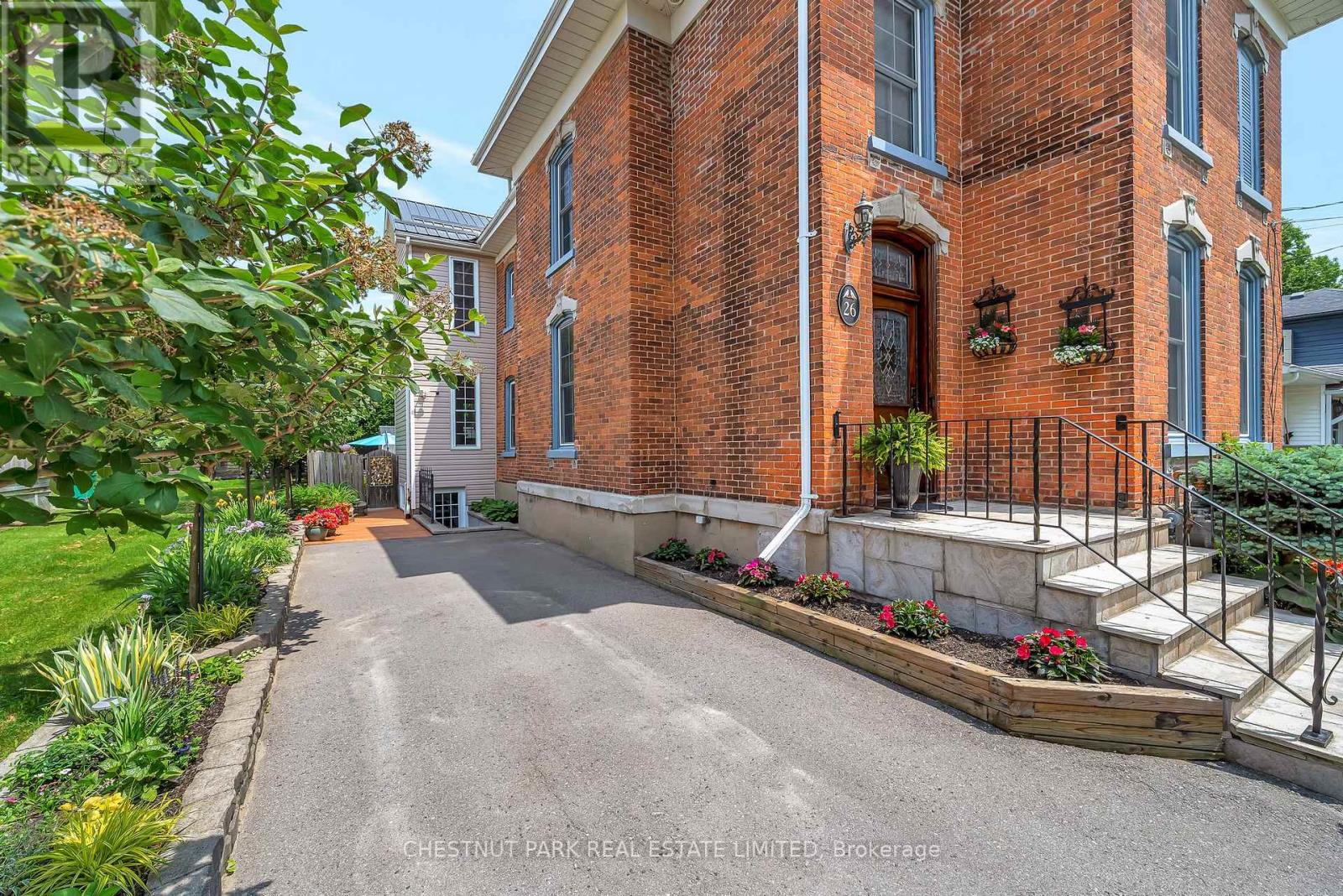 26 Centre Street, Prince Edward County (Picton Ward), Ontario  K0K 2T0 - Photo 8 - X12834368