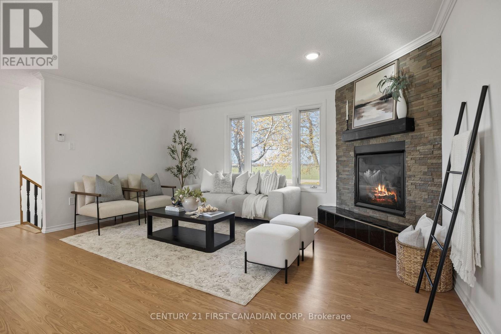 70986 B Line, Lambton Shores, Ontario  N0M 1T0 - Photo 12 - X12834168