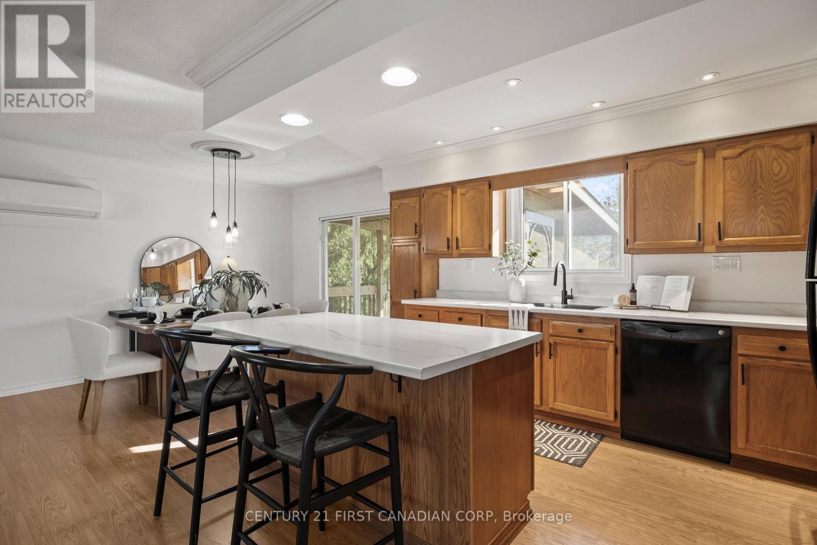 70986 B Line, Lambton Shores, Ontario  N0M 1T0 - Photo 13 - X12834168