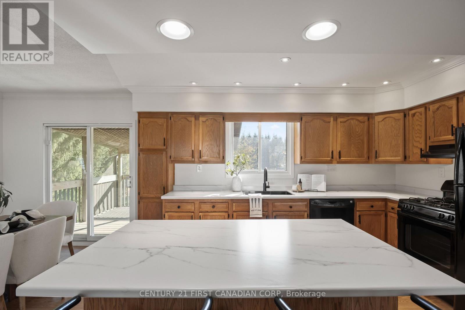 70986 B Line, Lambton Shores, Ontario  N0M 1T0 - Photo 14 - X12834168