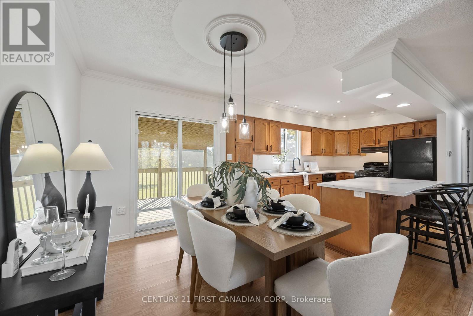 70986 B Line, Lambton Shores, Ontario  N0M 1T0 - Photo 18 - X12834168