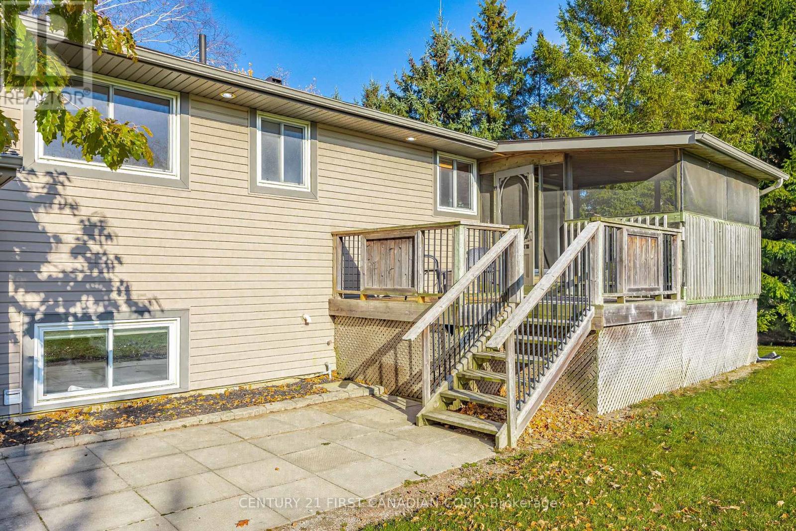 70986 B Line, Lambton Shores, Ontario  N0M 1T0 - Photo 37 - X12834168