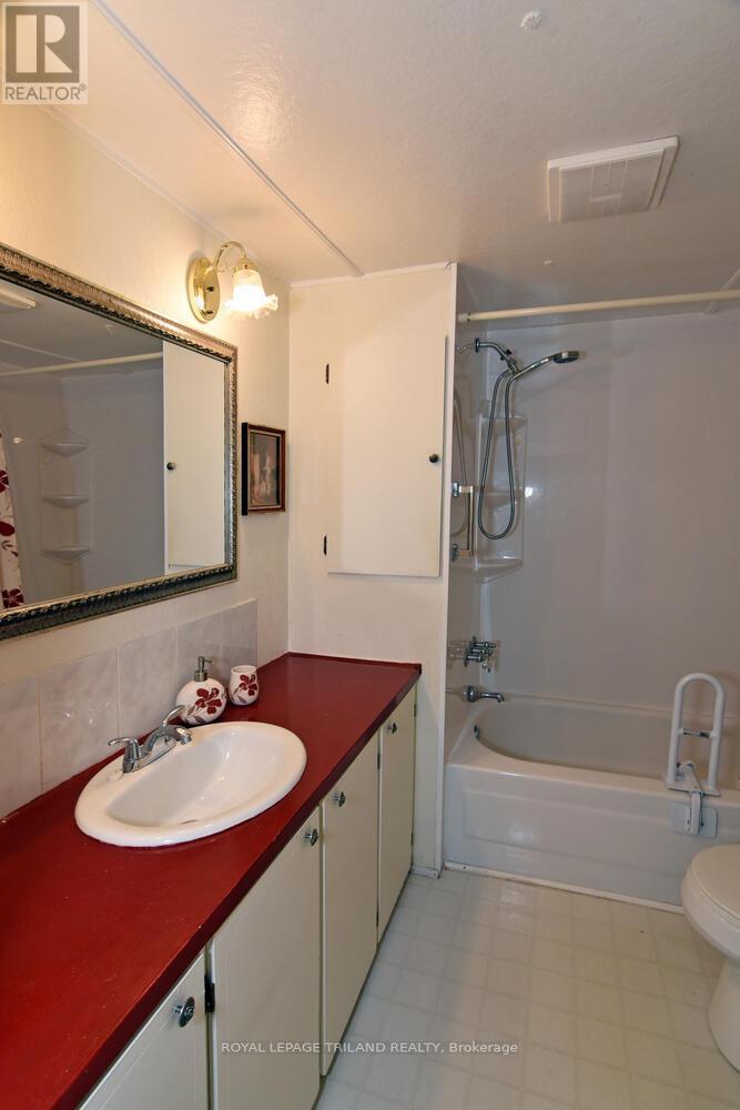 27 - 9385 Ipperwash Road, Lambton Shores, Ontario  N0N 1J3 - Photo 20 - X12834382