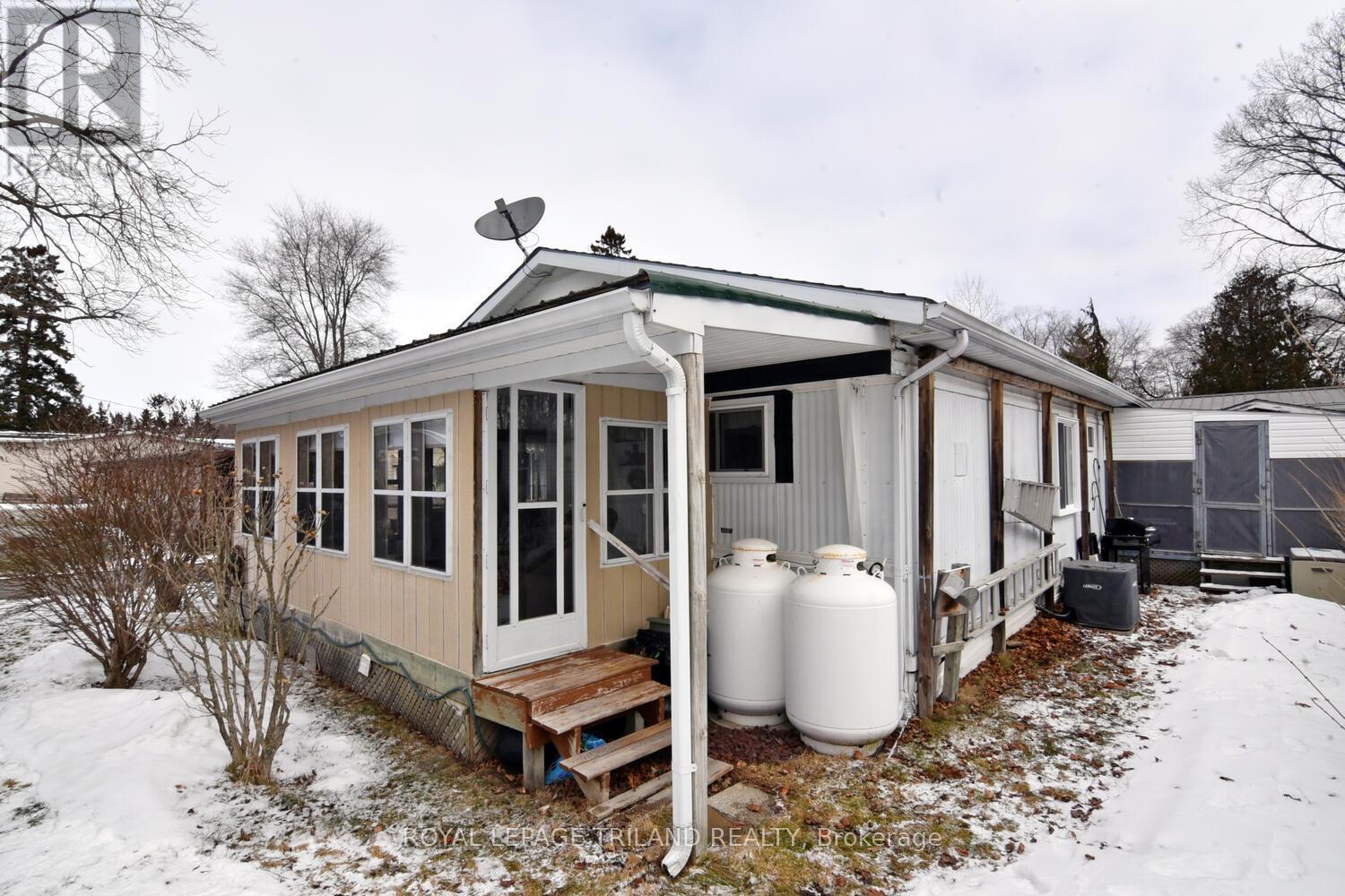 27 - 9385 Ipperwash Road, Lambton Shores, Ontario  N0N 1J3 - Photo 24 - X12834382