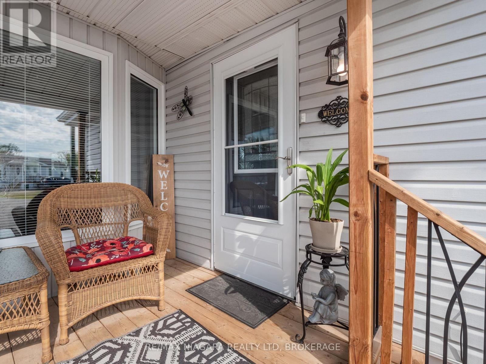 317 - 3033 Townline Road, Fort Erie, Ontario  L0S 1S1 - Photo 2 - X12478032