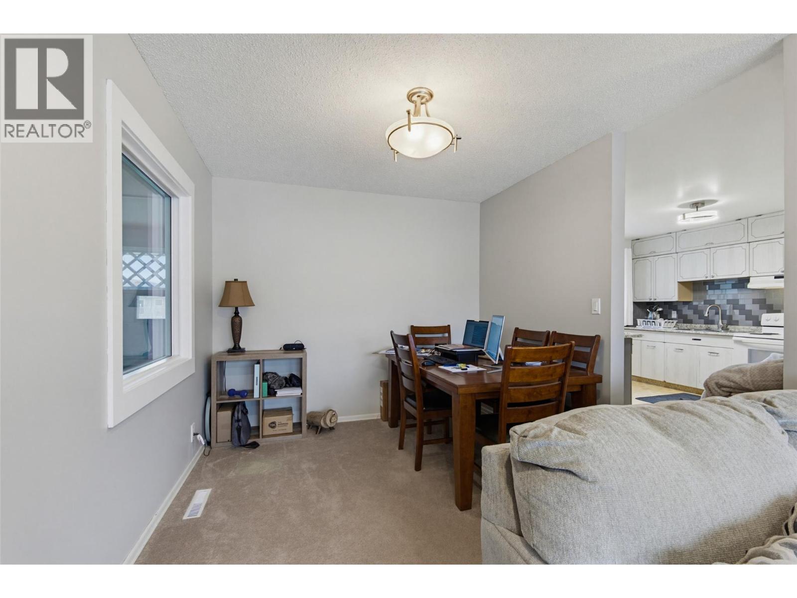 881 Pembroke Avenue, Kamloops, British Columbia  V2B 1Z2 - Photo 7 - 10377403