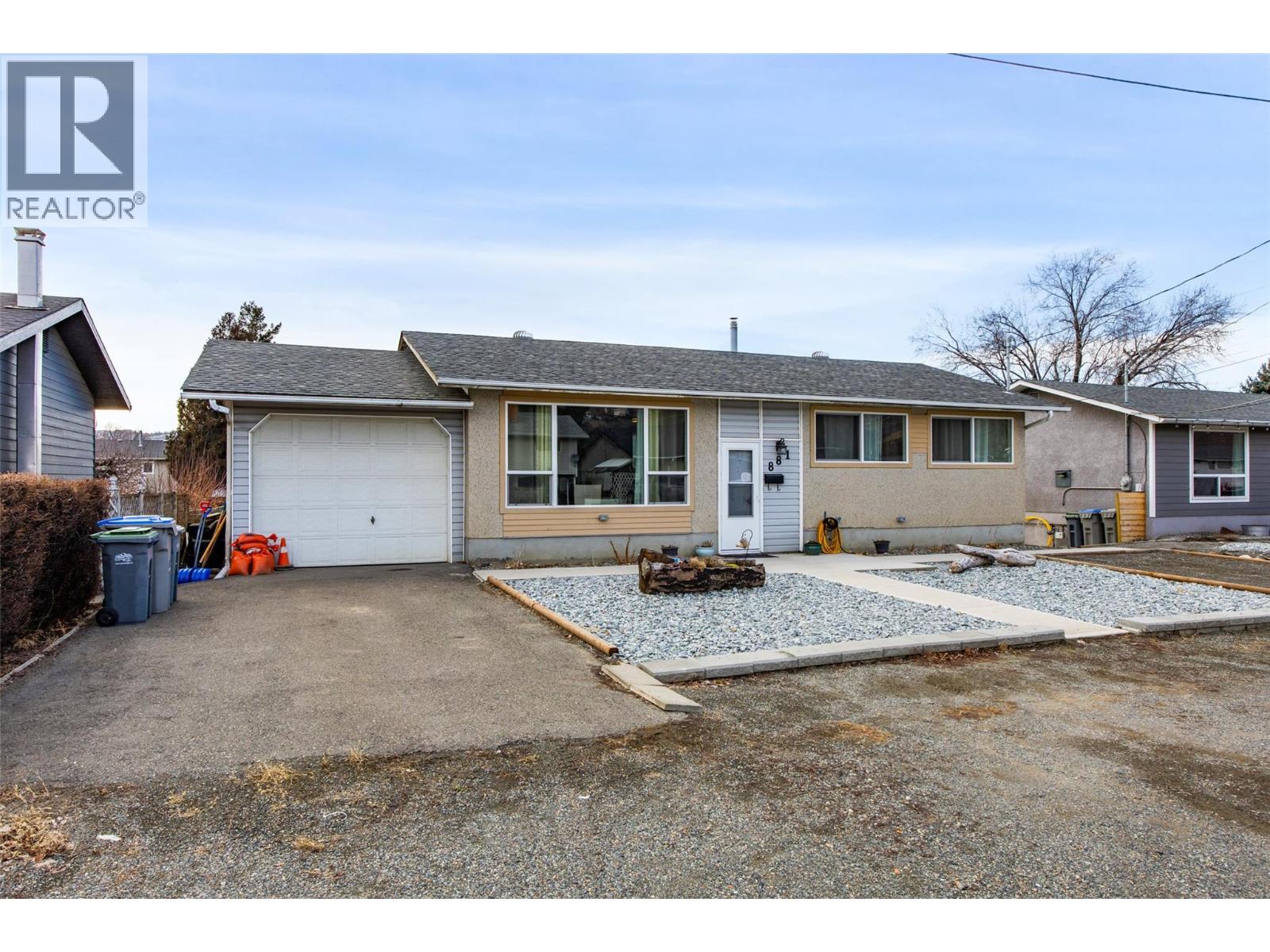 881 Pembroke Avenue, Kamloops, British Columbia  V2B 1Z2 - Photo 2 - 10377403