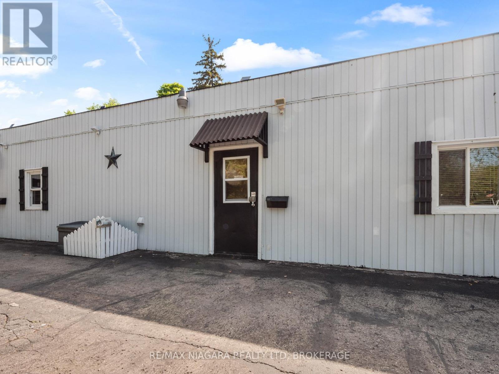 61 Queen Street, Fort Erie, Ontario  L2A 1T7 - Photo 35 - X12373939