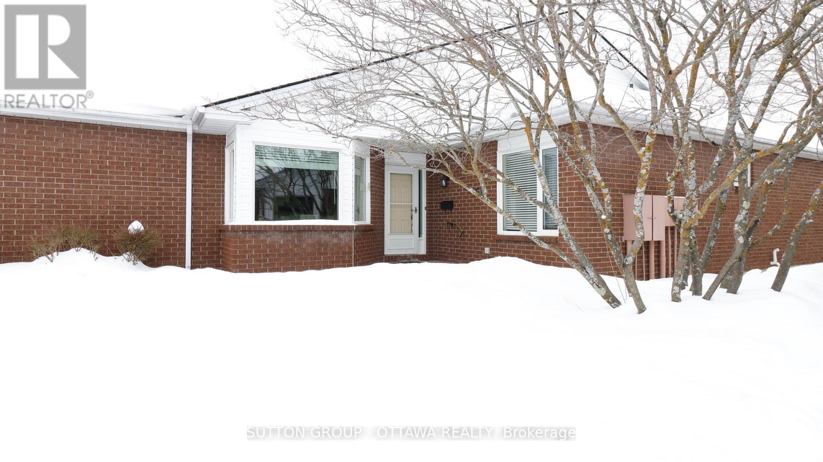 50 Grand Cedar Court E, Ottawa, Ontario  K2S 1G5 - Photo 2 - X12834196