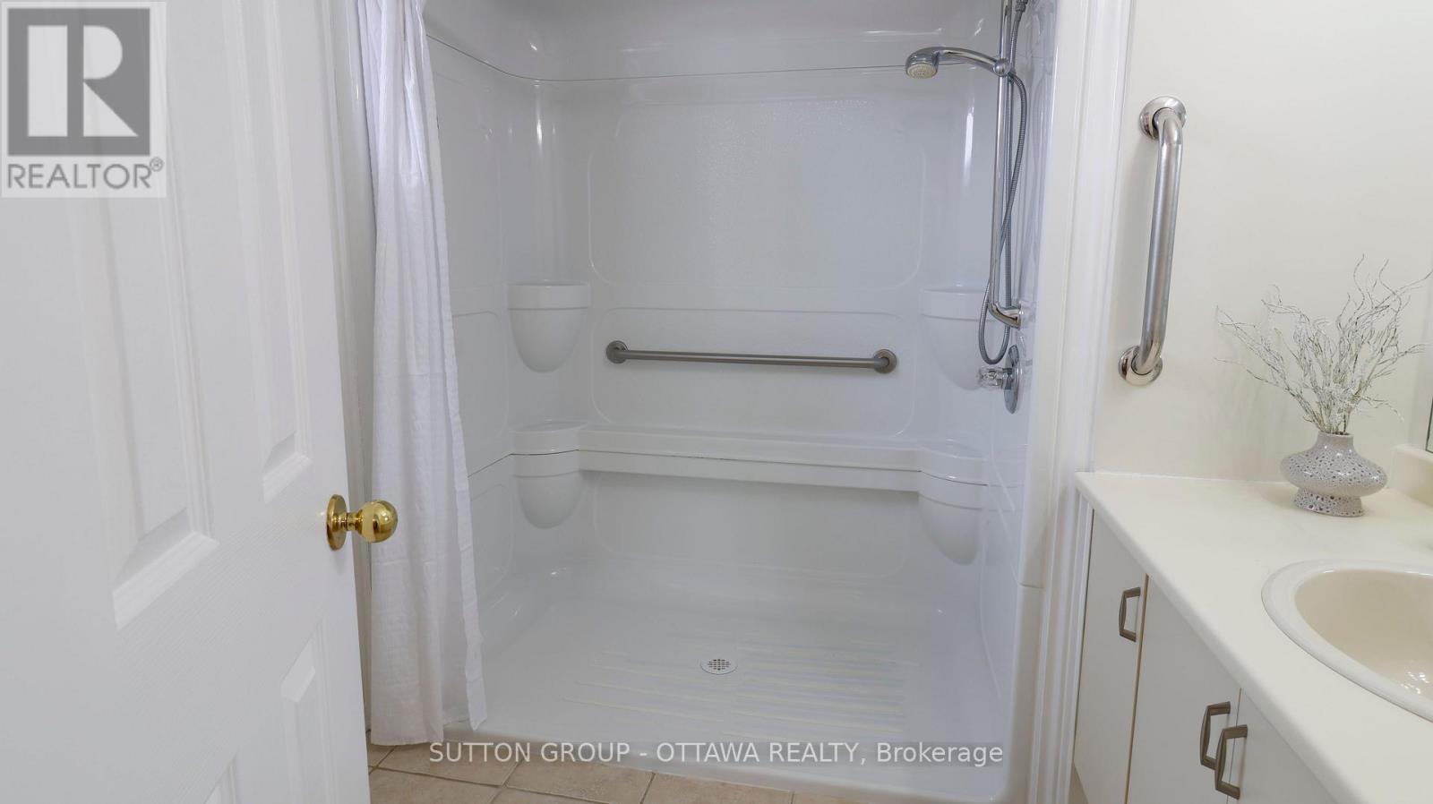 50 Grand Cedar Court E, Ottawa, Ontario  K2S 1G5 - Photo 21 - X12834196